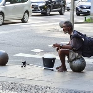 Tríptico Na rua tudo passa2